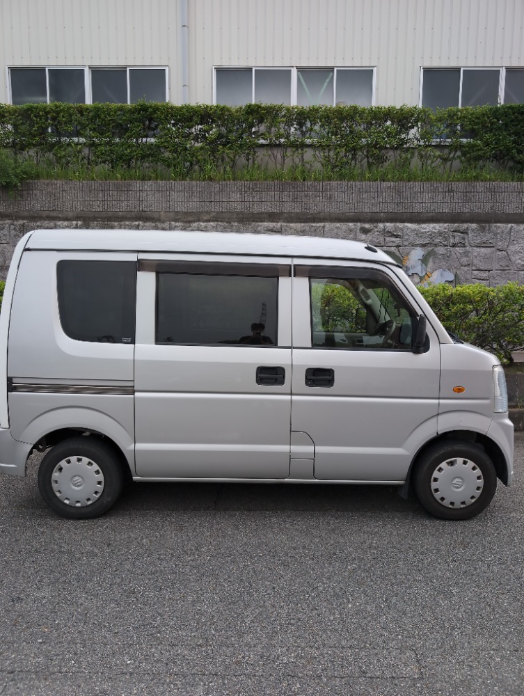あなたのブランドを地域に広げる動く広告塔